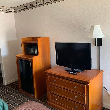 Heritage Inn Cleveland Esterno foto