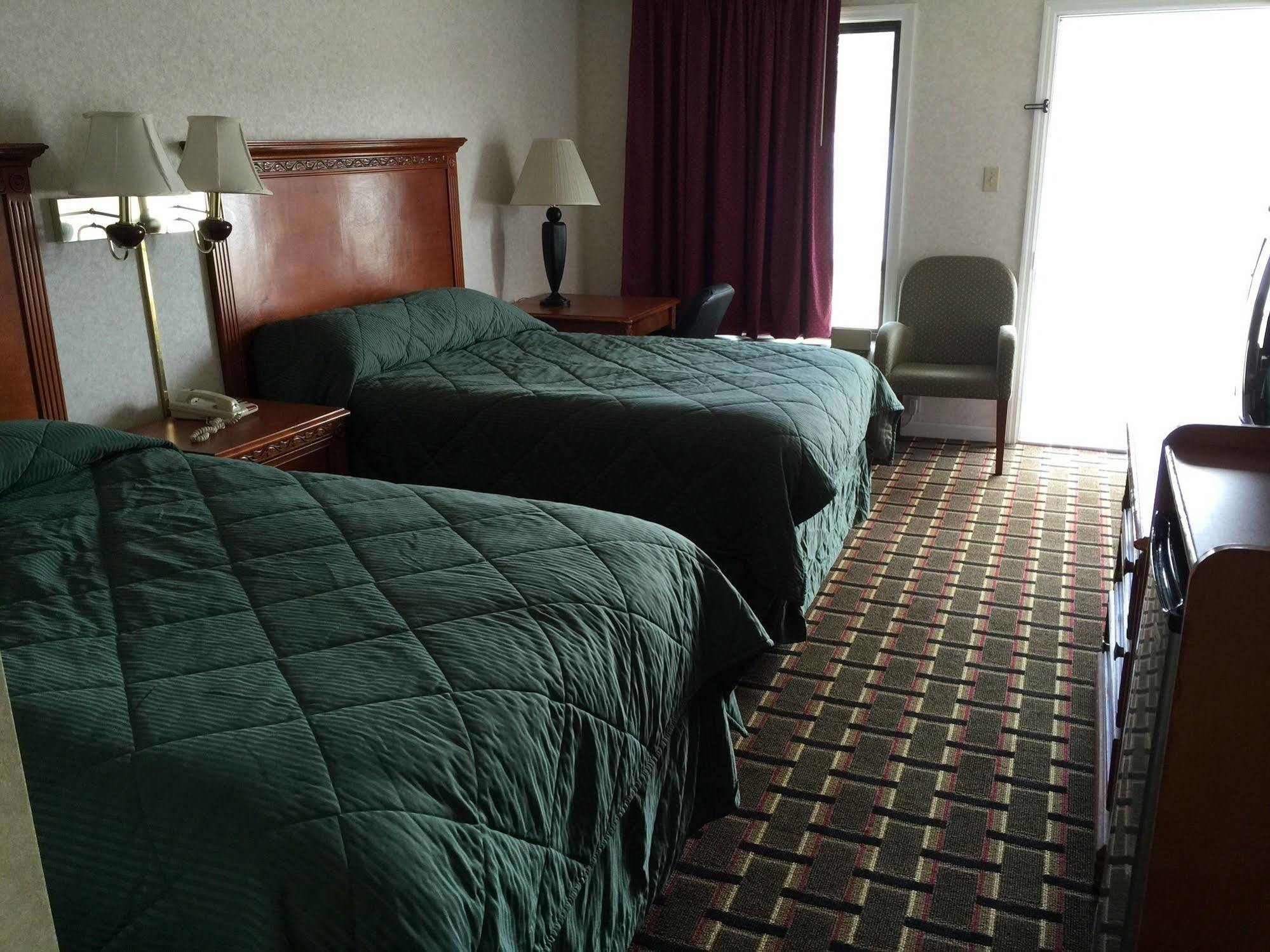 Heritage Inn Cleveland Esterno foto
