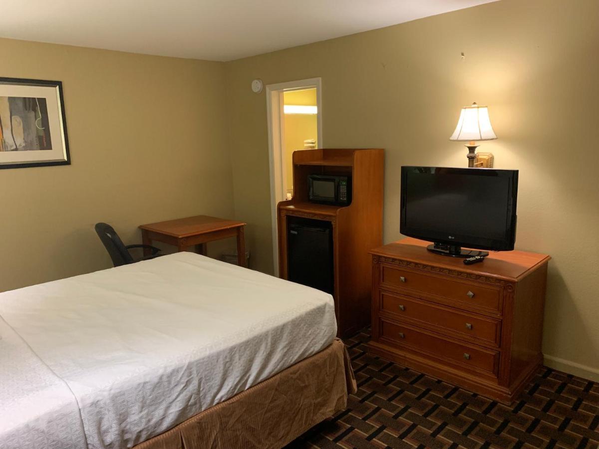 Heritage Inn Cleveland Esterno foto