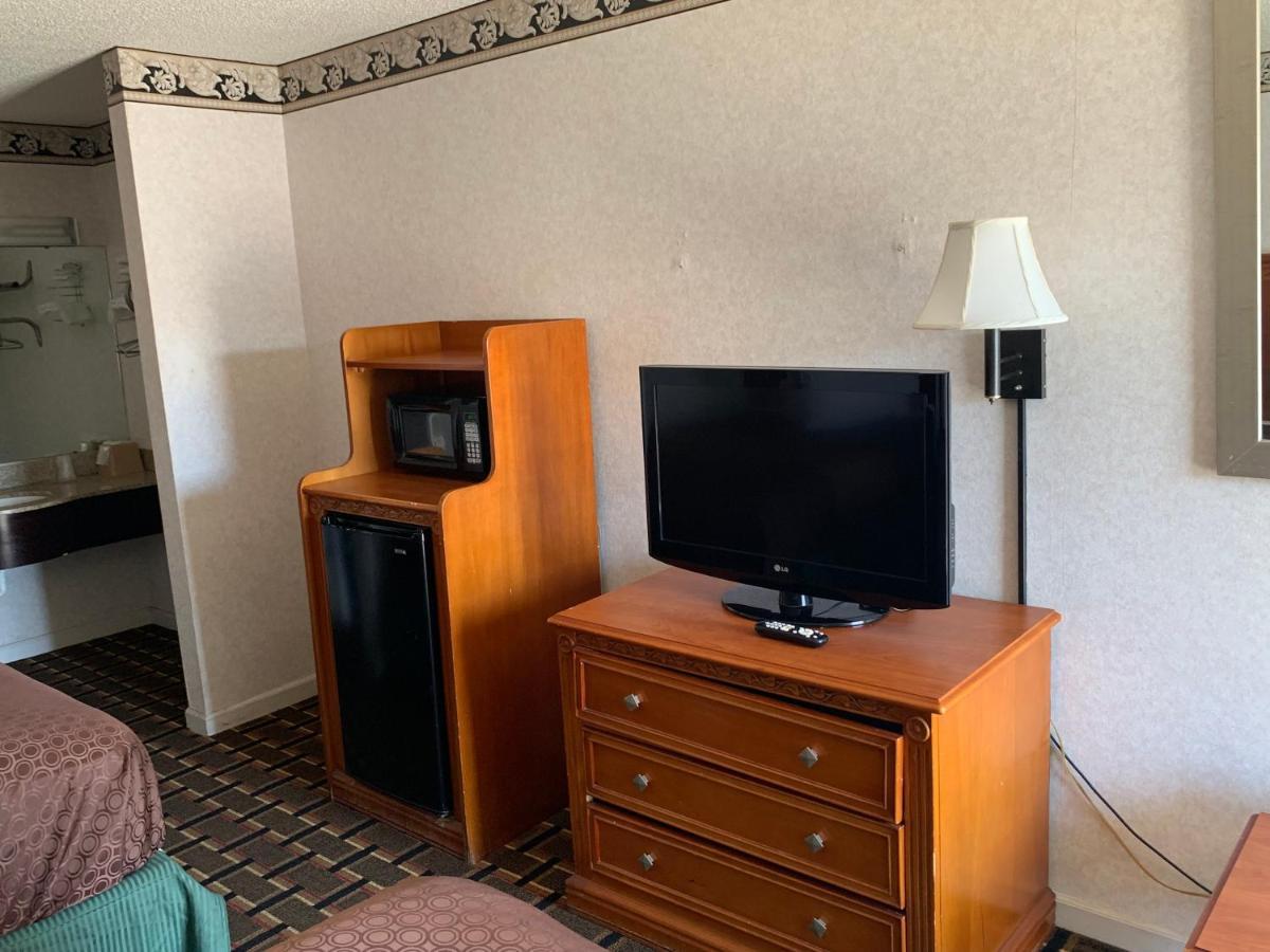 Heritage Inn Cleveland Esterno foto