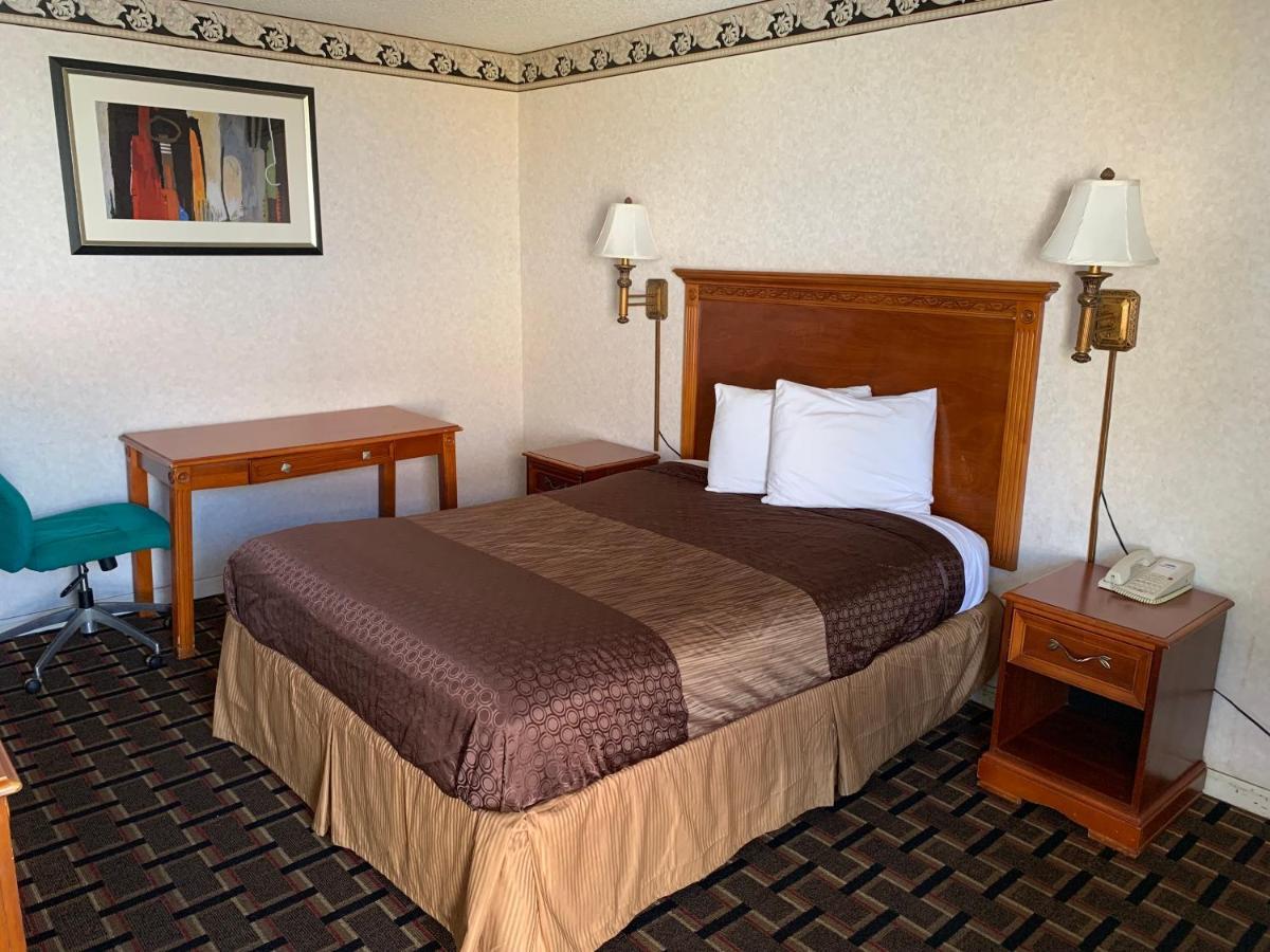 Heritage Inn Cleveland Esterno foto