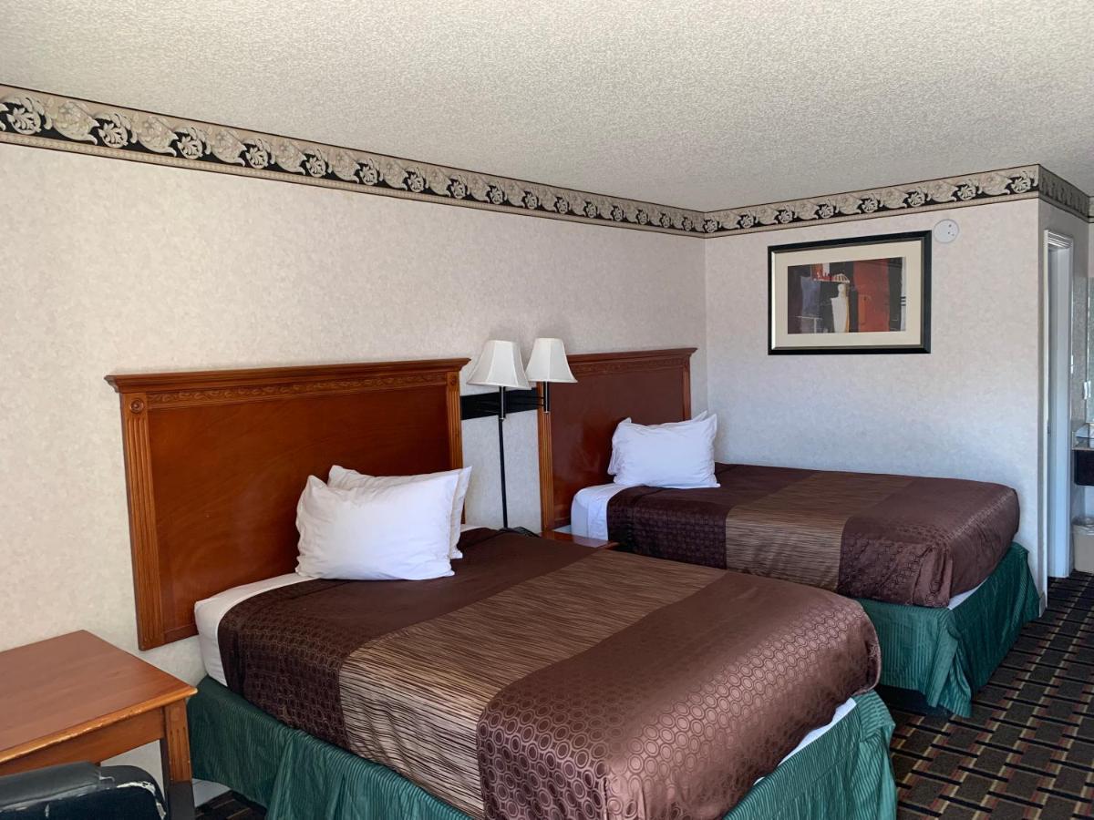Heritage Inn Cleveland Esterno foto